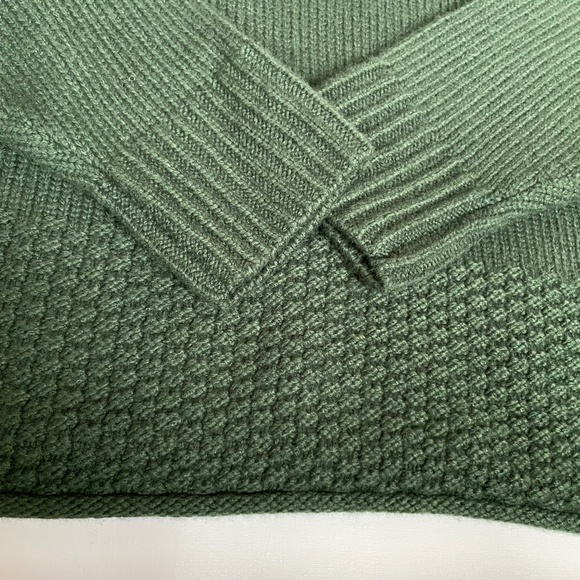 Madewell Cropped Boxy Turtleneck Sweater M Forest Green Minimalist Quiet Luxury - Picture 4 of 12